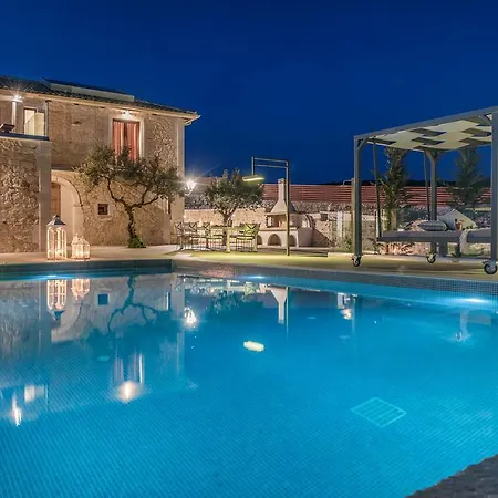 Roxa Villa *