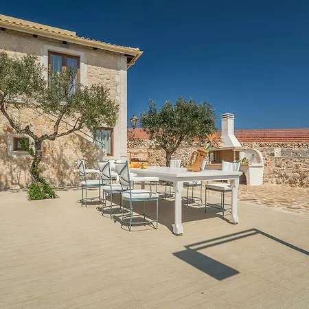 Roxa Villa *