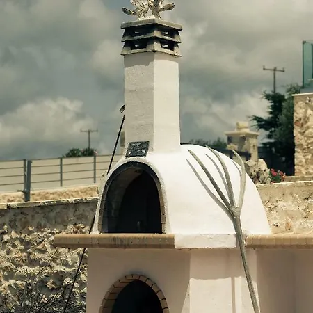 Roxa * Agios Leon